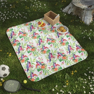 Bird Picnic Blanket l Vintage Themed Picnic Blanket l Waterproof Picnic Blanket l Beach Mat