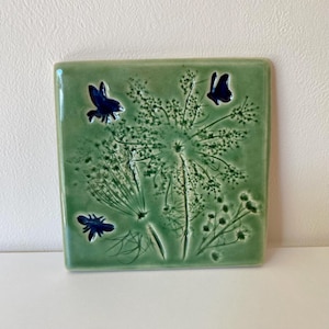 Botanical Art Tile w/Queen Anne's Lace/Bees/Butterfly, Green/Blue, 4.5" x 4.5," Ceramic, Handmade/Ready to Hang