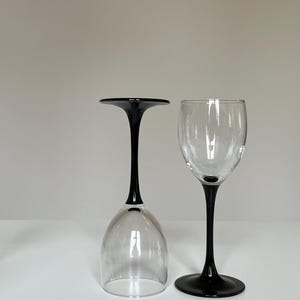 Set of 4 vintage 1980s Luminarc black stemmed wine glasses, French design, vintage stemmed glasses, vintage drinkware