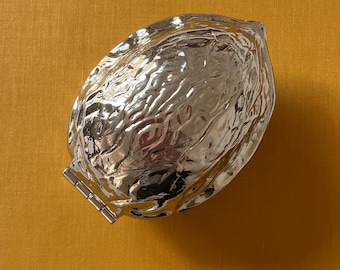 Cascanueces vintage de los años 70 / Herramienta metálica para cascanueces / Decoración de cocina moderna de mediados de siglo
