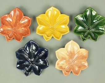 楽焼 RAKU ware Five Colored Plates Maple Leaf design 川崎和楽 KAWASAKI WARAKU Box V362 / Japanese Art Crafts Post-1940 Dish Kiln Free shipping