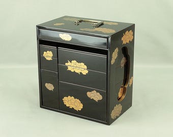 Portable Lunch Box Jubako Gold Makie Lacquered Flowers Pattern with Box VA544