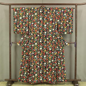 Japanese Kimono with Dark Blue Color Pattern Flower KI164