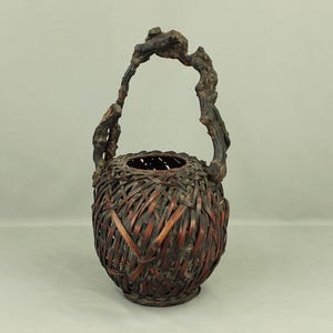 Hanakago - Grip Unusual Tree and Bamboo Woven Flower Vase Basket VA442