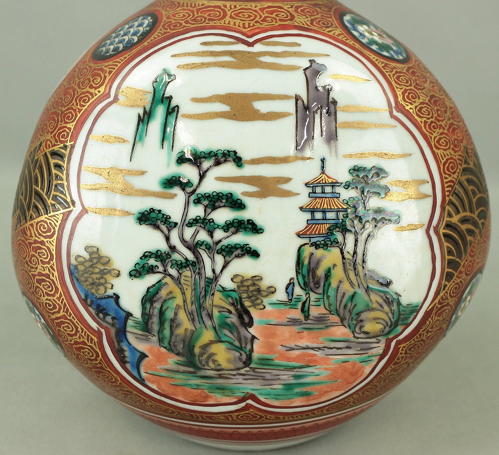 日本の九谷焼 三角壺 九谷庄三 (1816-1883) 花とセージ V969 - Etsy 日本