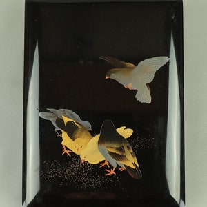 Japanese Suzuribako (Inkstone Box) design of Gold Silver Makie Lacquered 'Pigeon' VA182