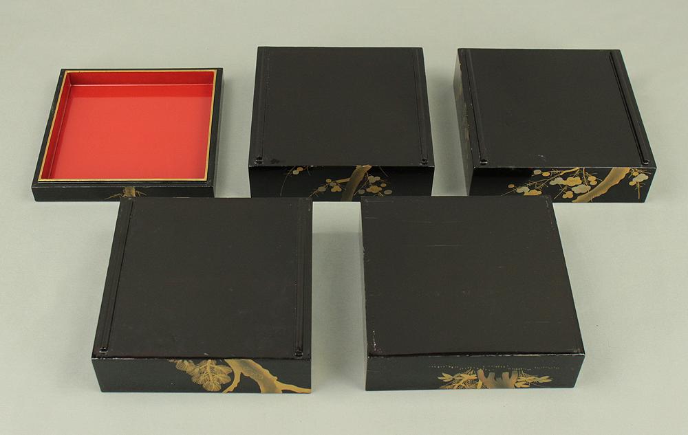 携帯用四段重箱 蒔絵本漆塗り「鶯・松竹梅」 オリジナル箱付（友箱