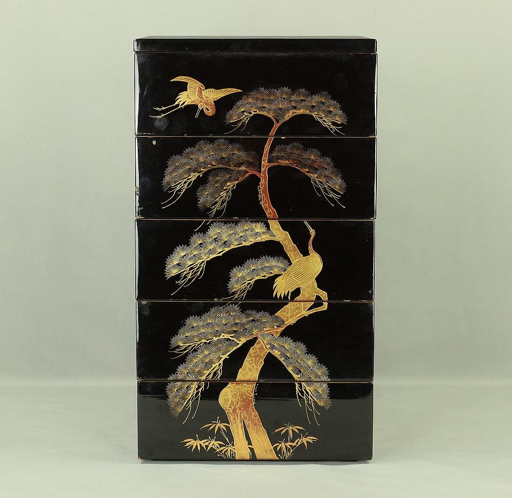 松と鶴の蒔絵 五段重箱 金漆蒔絵五段重箱「松鶴」台座付き VA589 - Etsy 日本