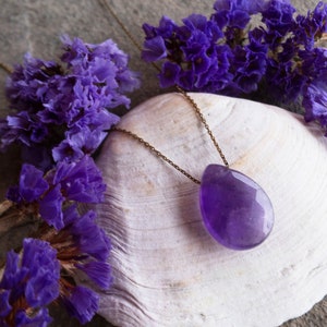 Gold Amethyst Charm Necklace, Dainty Amethyst Pendant, Teardrop Amethyst Crystal, Purple Crystal Charm, Handmade Gift for Her, Birthstone