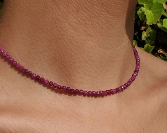 Collar de rubí, collar de rubí natural genuino, delicado collar de rubí real, gargantilla con cuentas de rubí, collar de rubí en bruto de oro, piedra natal de julio