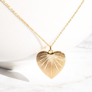 Sunburst Heart Pendant Necklace, Vintage Gold Heart Charm Necklace, 18K Gold Love Necklace, Vintage Redial Heart Pendant, Gift For Her
