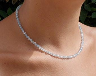 Aquamarin Perlen Halskette, Aquamarin Layering Choker, zierliche hellblaue Halskette, März Geburtsstein Halskette, Perlen Edelstein Halskette