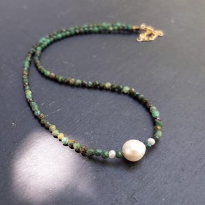Emerald and Freshwater Pearl Choker: Dainty Beaded Gemstone Necklace