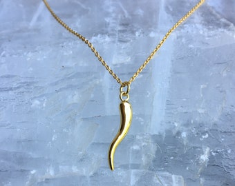 Gold Italian Horn Necklace, Gold-filled Cornicello Amulet Charm, Italian Horn Pendant, Protection Jewelry, Pepper Charm Motif, Lucky Pendant