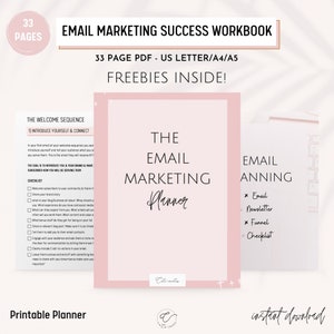 Może przedstawiać: Różowo-biały zeszyt ćwiczeń do marketingu e-mailowego zatytułowany "Email Marketing Success Workbook". Zeszyt ćwiczeń zawiera listy kontrolne, sekcje planowania i tekst "Freebies Inside!". Widoczne są również słowa "Printable Planner" i "Instant Download".