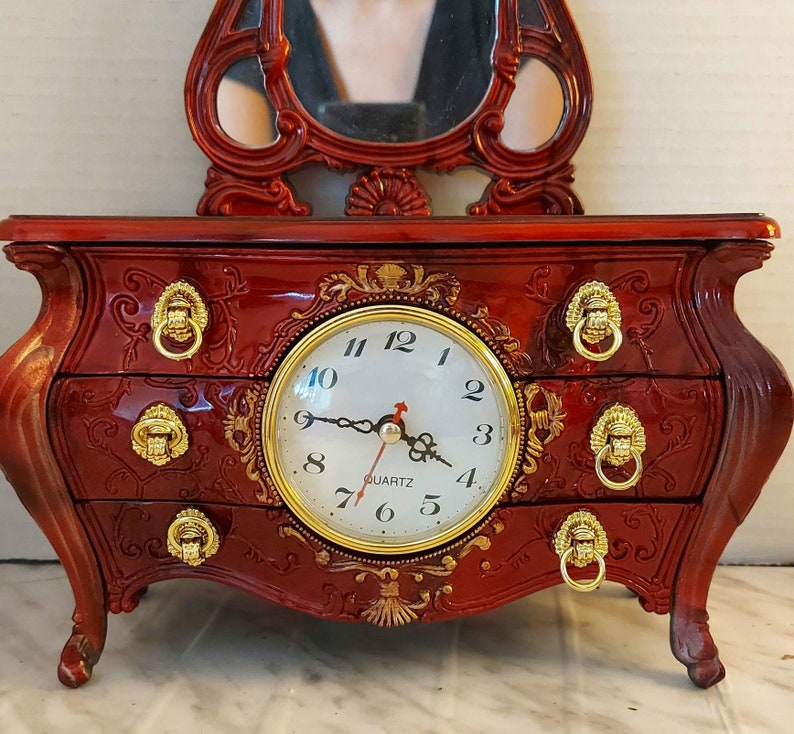 Quartz Clock Mirror Armoire Vanity Dresser Gloss Musical Jewelry Box Vintage Jewelry Plastic Red Gifts for Her Made in China,