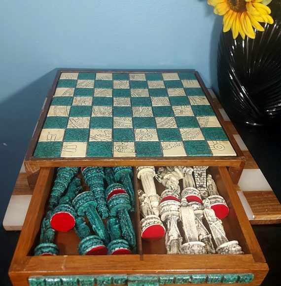 Resin&wood, Mexican Aztec, Vintage 70s, Aztec Chess Set, Resin