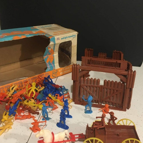 Multiple Toymakers, Calvary and hotsell Indians, Vintage 60s, Fort Frontier, Horse and Carriage, Figurines, Toys, Collectible, Plastic