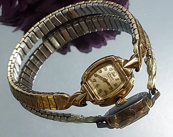Vintage Gruen 10K Gold Filled Watch 1940s Safety Chain Veri Thin 1940 main image 3