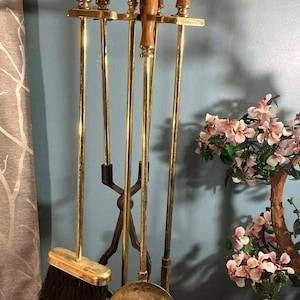 Brass Fire place Tools, Set (5pcs), Oak Wood Fireplace Tools with Stand, Wood Burning, Fireplace Accessories,  Shovel, Broom, Poker,
