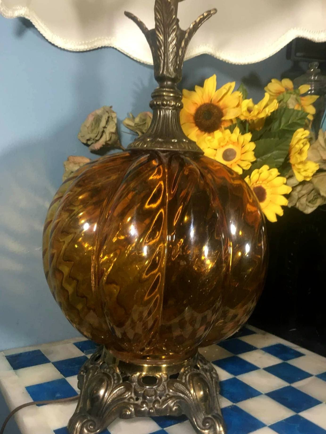 Amber globe lamp deals