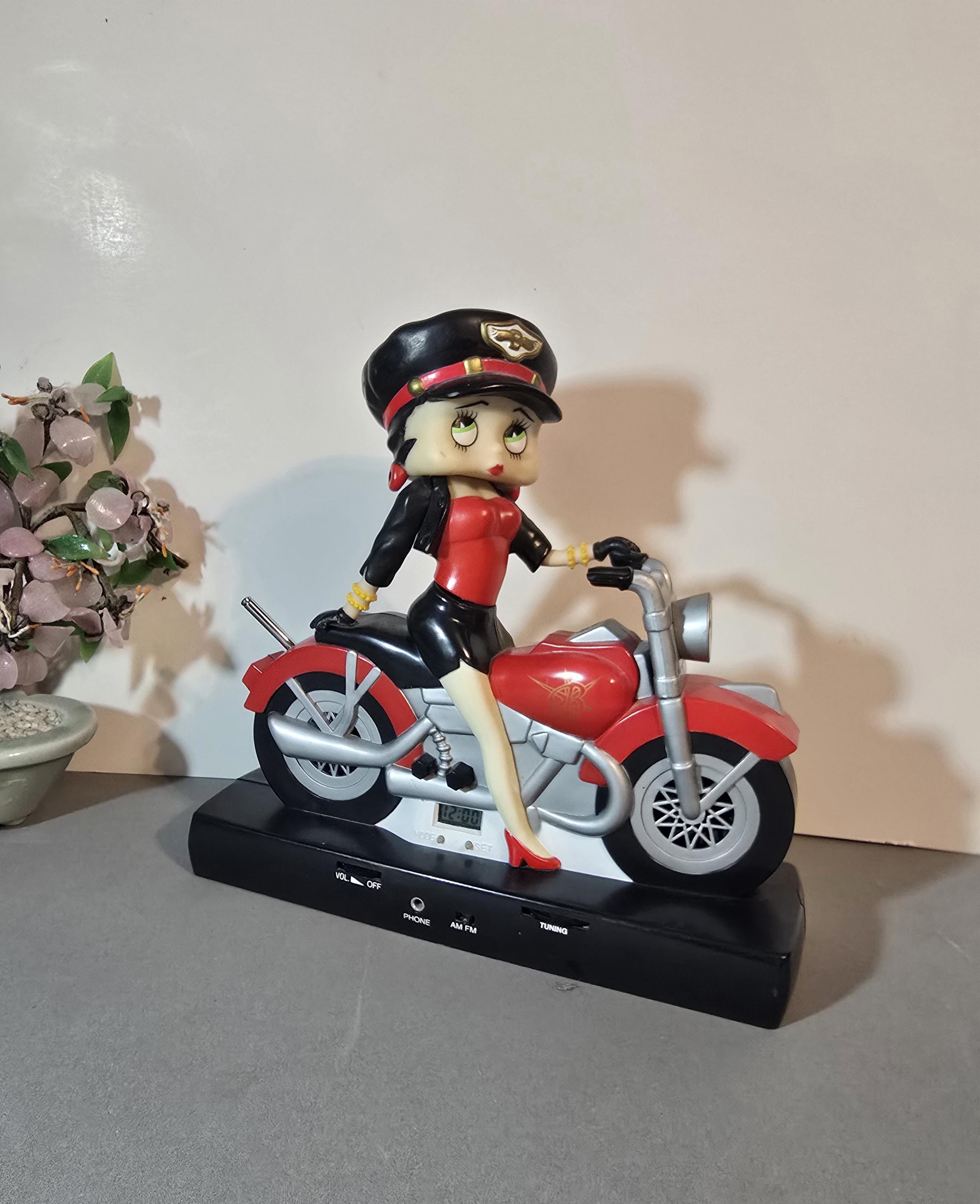 betty boop -Paris/fond noir et blanc/ - Free animated GIF - PicMix