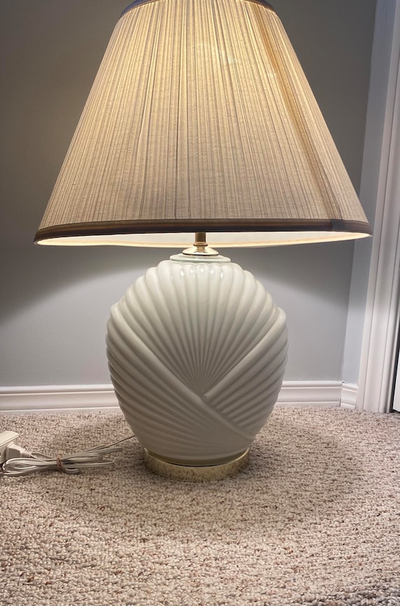 Large Table Lamp, Shell, Clam, Glossy, Art Deco, Regency, 80s Lamp