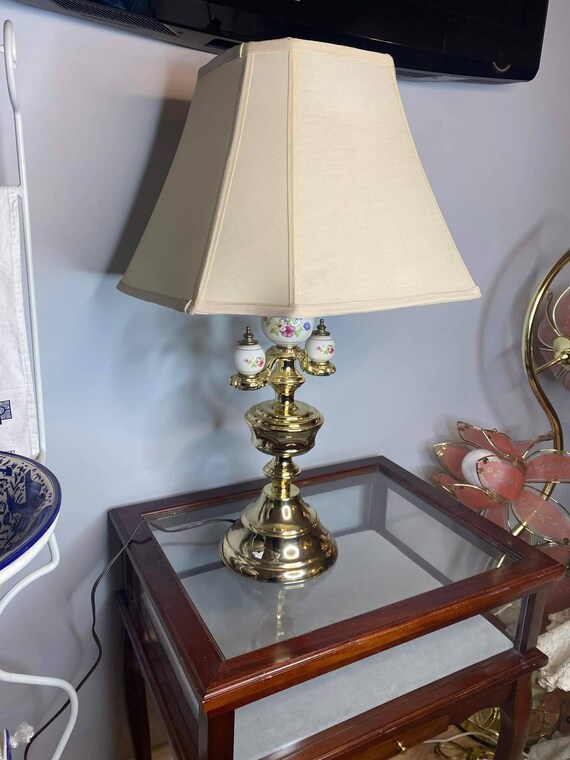 Brass Lamp with Lamp Shade, Porcelain Globes, Ant… - image 4
