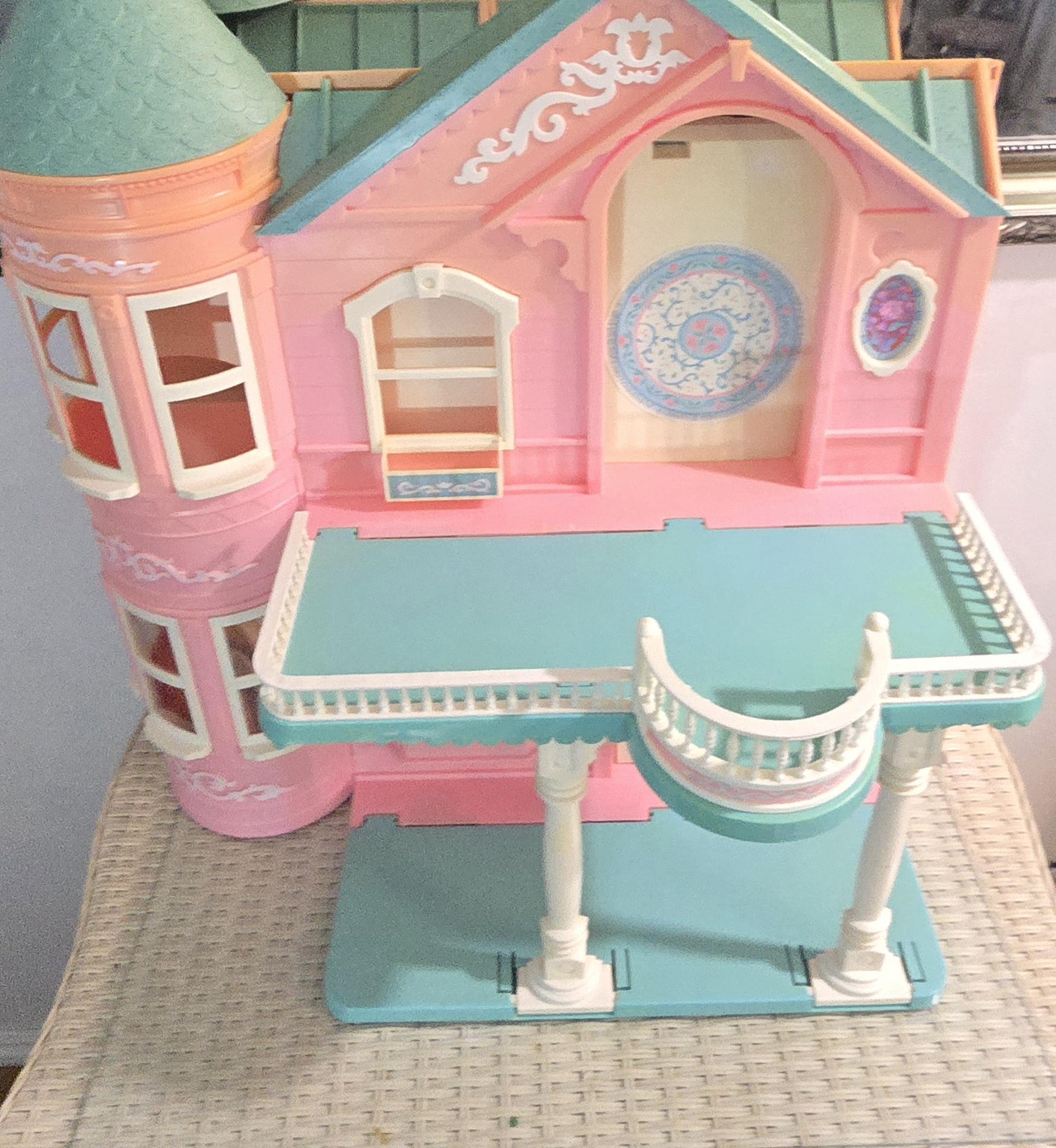 90 S Mansion Barbie Dream House