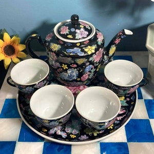 新品　pot and tea コート　花柄　ブラック 新品 pot and tea コート 花柄 ブラック pot and tea | 野原の小花の