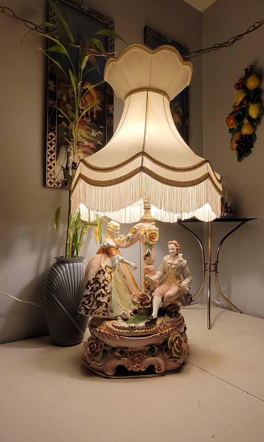 美品　カポディモンテ　シルクシェード　ライト イタリア製カポディモンテ磁器ランプ、アンティーク、シルク