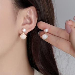 Pendientes de perla, chapados en oro de 14 quilates, de novia, de perlas de agua dulce, para dama de honor, de Navidad, para su boda o cumpleaños.