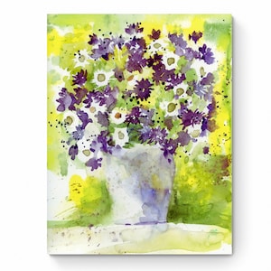 Arreglo floral de acuarela en amarillo y morado, jarrón blanco, arte de pared grande con flores, impresión en papel, decoración de sala de estar de primavera, póster artístico sobre sofá