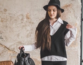 Black V-neck sweater vest, sleeveless top for women, oversize short sweater vest, loose fit spring top, chunky knit vest, office style vest