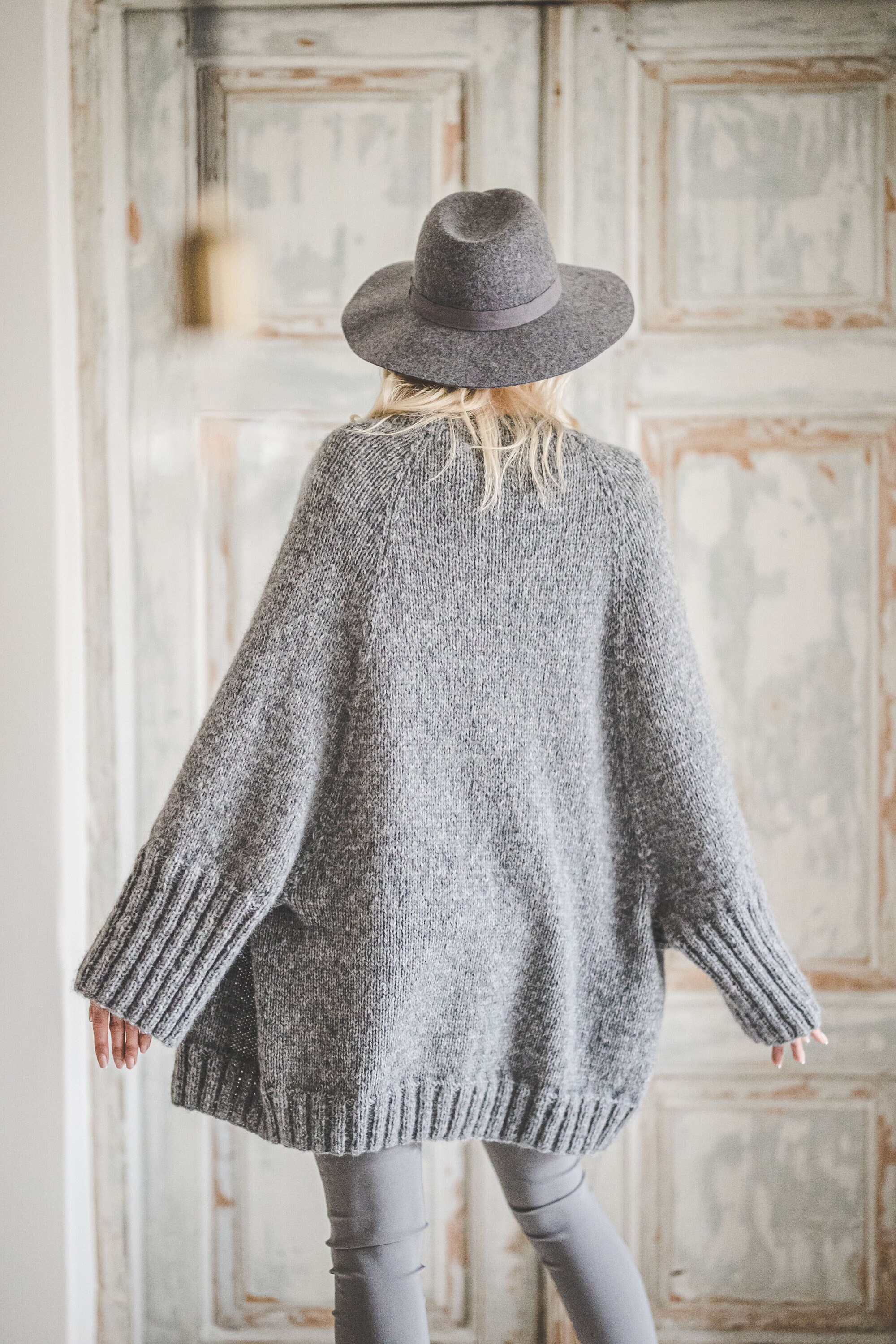 【BAON】[unisex] Tipony Alpaca Round Over Wool Knit Cardigan ATW403TabsCardigan-
