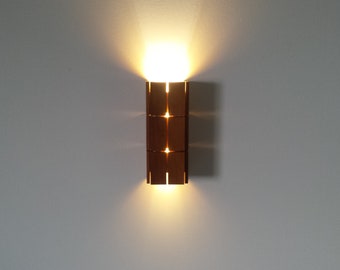 Cherry wood wall lamp