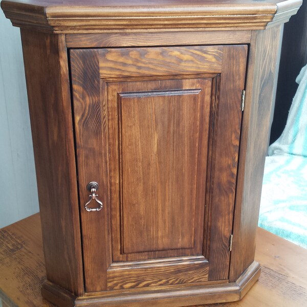 Corner wall cabinet