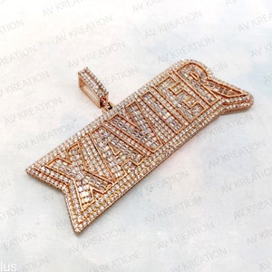 Pingente de hip hop com nome personalizado, diamante simulado redondo baguete, pingente de qualquer letra, ouro rosa 14kt sobre prata esterlina 925, pingente gelado