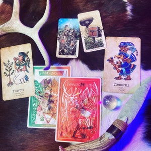 45 min intuitive reading and divination session.