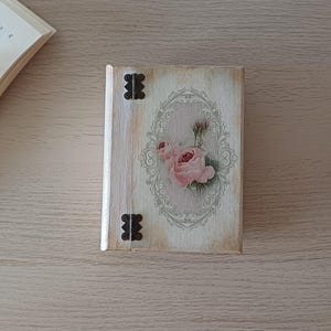 Bibelots romantiques en forme de livre-petite boîte de livre souvenir-cadeau romantique-boîte florale vintage-cadeau pour elle-coffre en bois souvenir-fête des mères