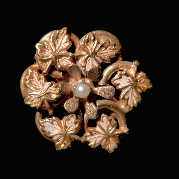 Victorian Gold Flower Brooch with Pearl
