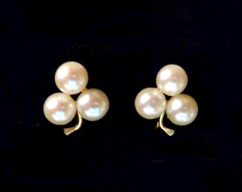 14K Three Pearls Earrings