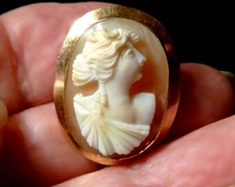 10K High Relief Victorian Cameo Brooch/ Pendant