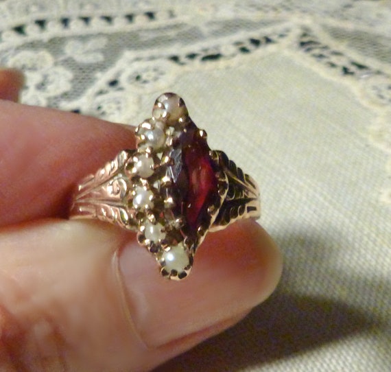 Victorian 14K Garnet and Seed Pearls Ring - image 9