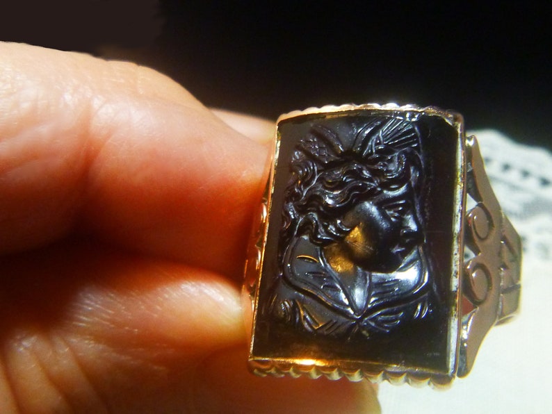 14K Gold Black Onyx Cameo Ring image 4