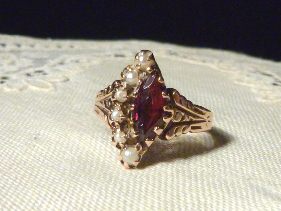 Victorian 14K Garnet and Seed Pearls Ring - image 6
