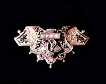 14K Victorian Taille dEpargne Etruscan Revival Brooch with Seed Pearls