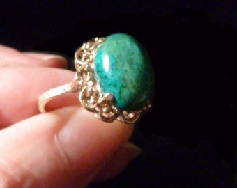 18K Gold Malachite Cabochon Ring