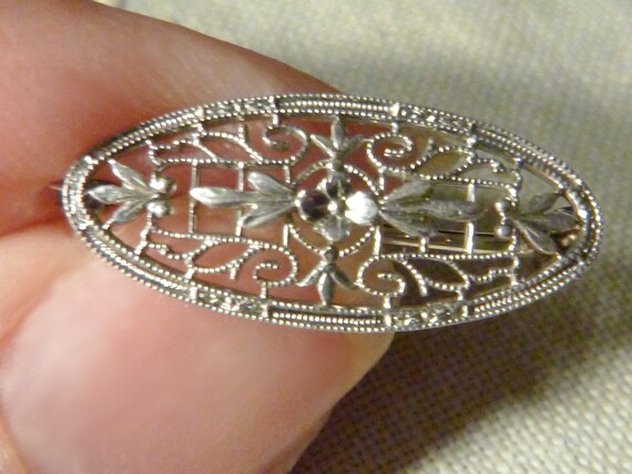 14K White Gold Krementz Filigree Edwardian Petite… - image 2