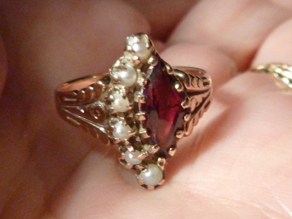 Victorian 14K Garnet and Seed Pearls Ring - image 2